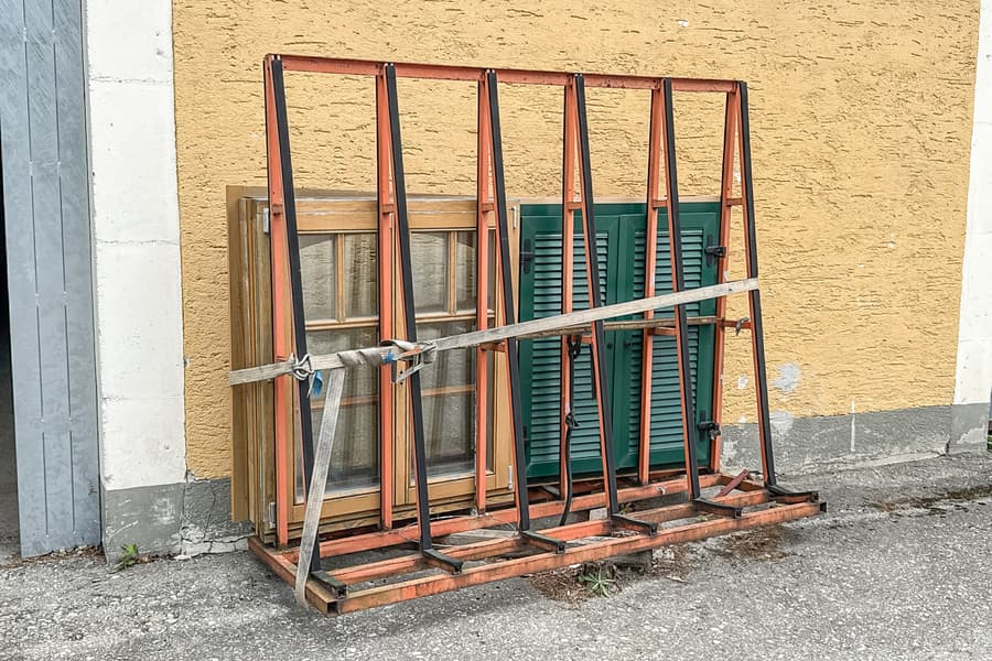 Transportrahmen mit Fenstern